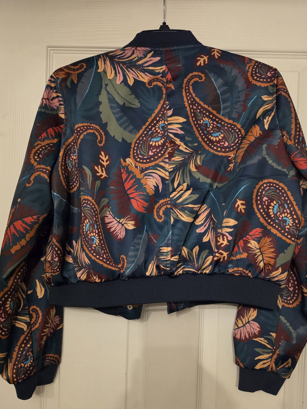 Tahari Women's Navy Paisley Floral Bomber Jacket - M - Picture 3 of 4